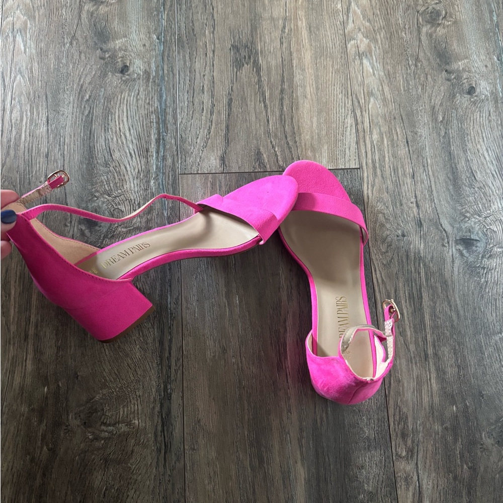 Dream Pairs Fuchsia Suede Heels